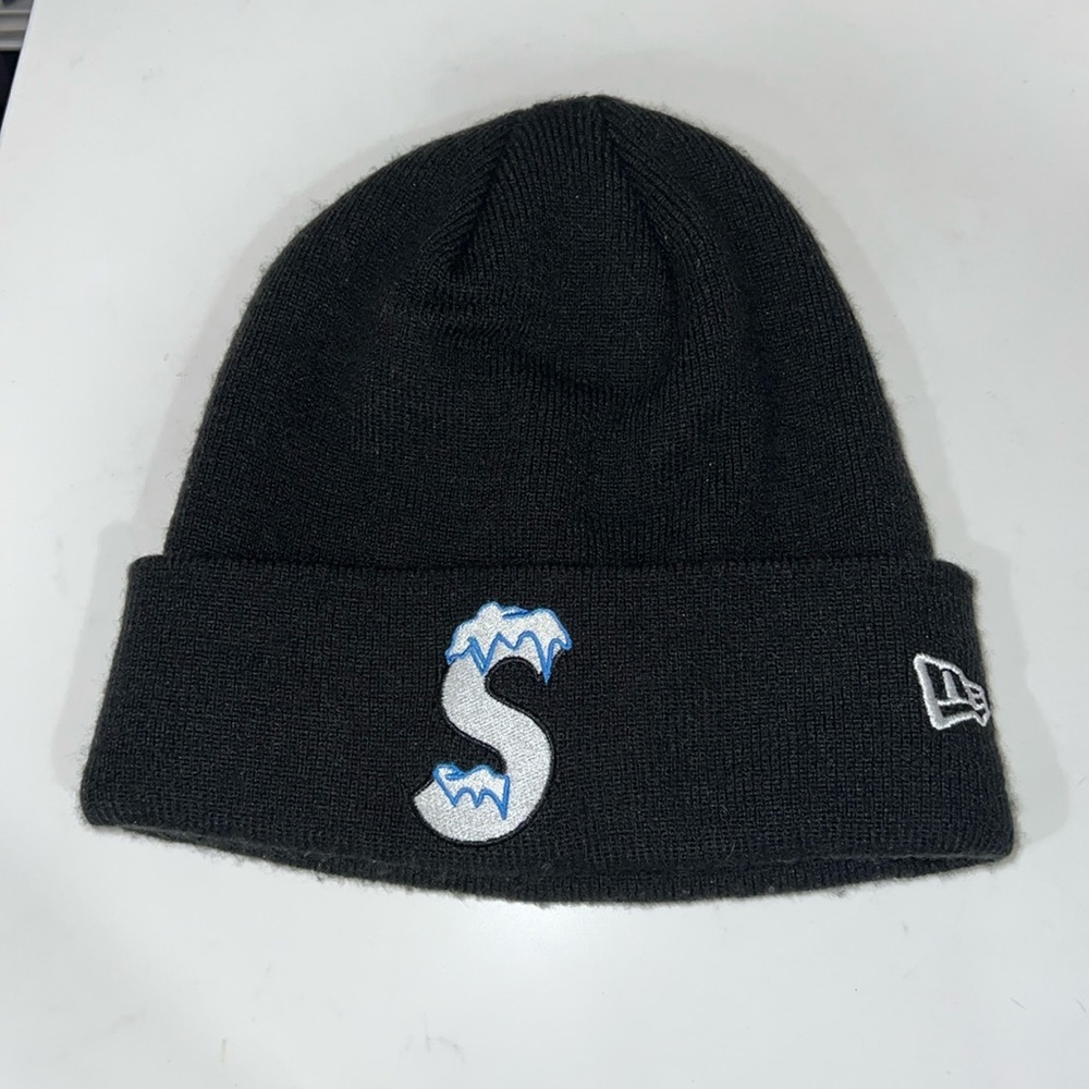 Supreme x New era S logo beanie